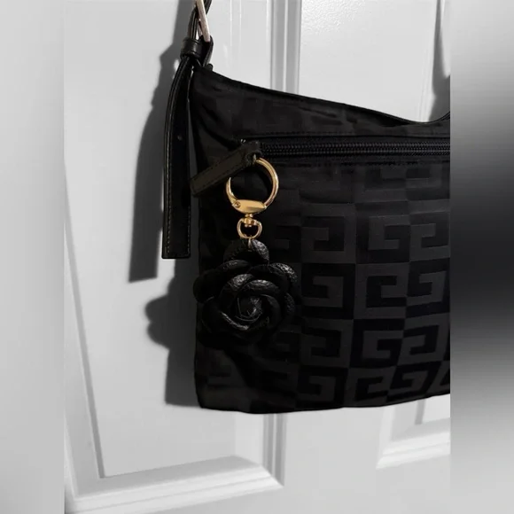 *Rare* Givenchy Black Nylon Vintage Crossbody Bag! - Picture 2 of 7